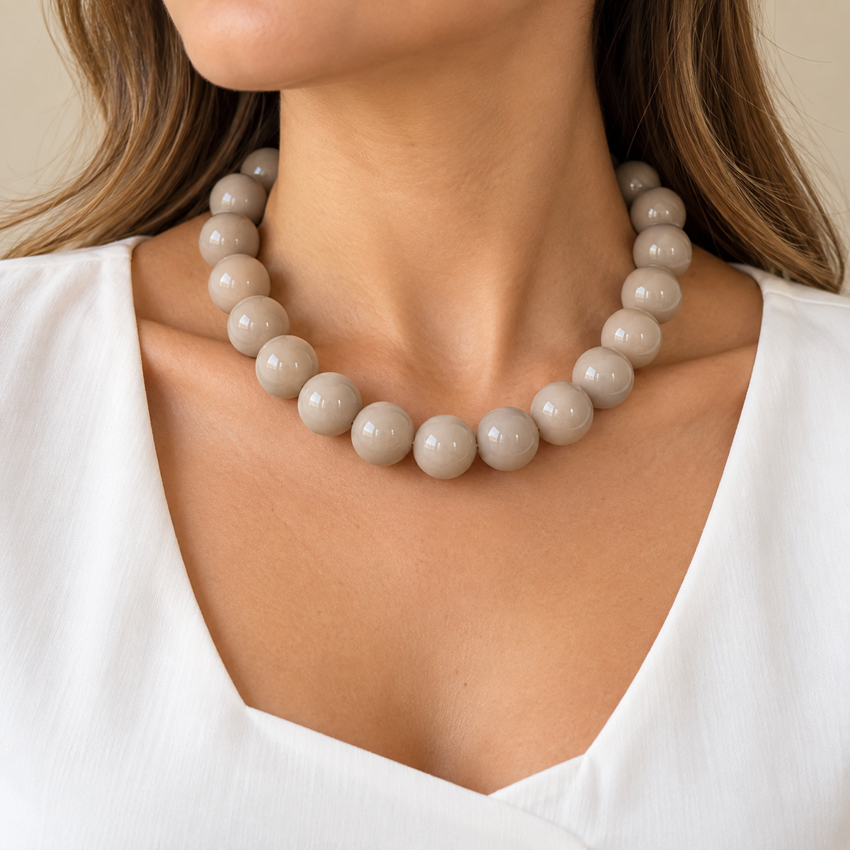 Collar Chicle Beige de Acrílico Cuentas Grande