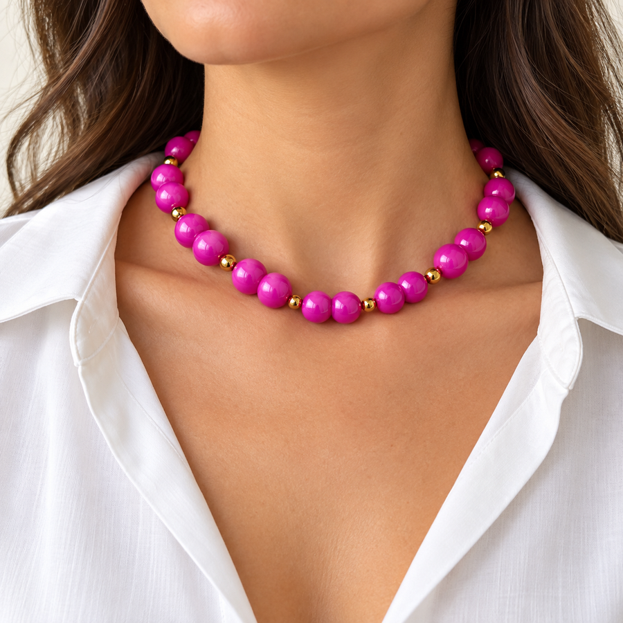 Collar Chicle Fucsia con Detalles Dorados Ajustable