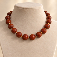 Collar Chicle Cafe con Detalles Dorados Ajustable