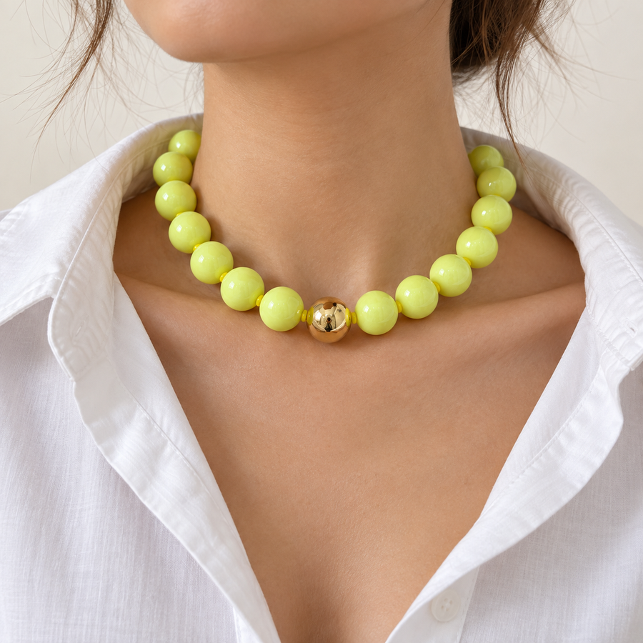 Collar Chicle Amarillo Limón con Cuenta Dorada Ajustable