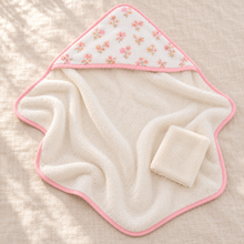 Set de Baño para Bebé Niña 3 Toallas con Capucha + 3 Mini Toallitas Beige Rosa