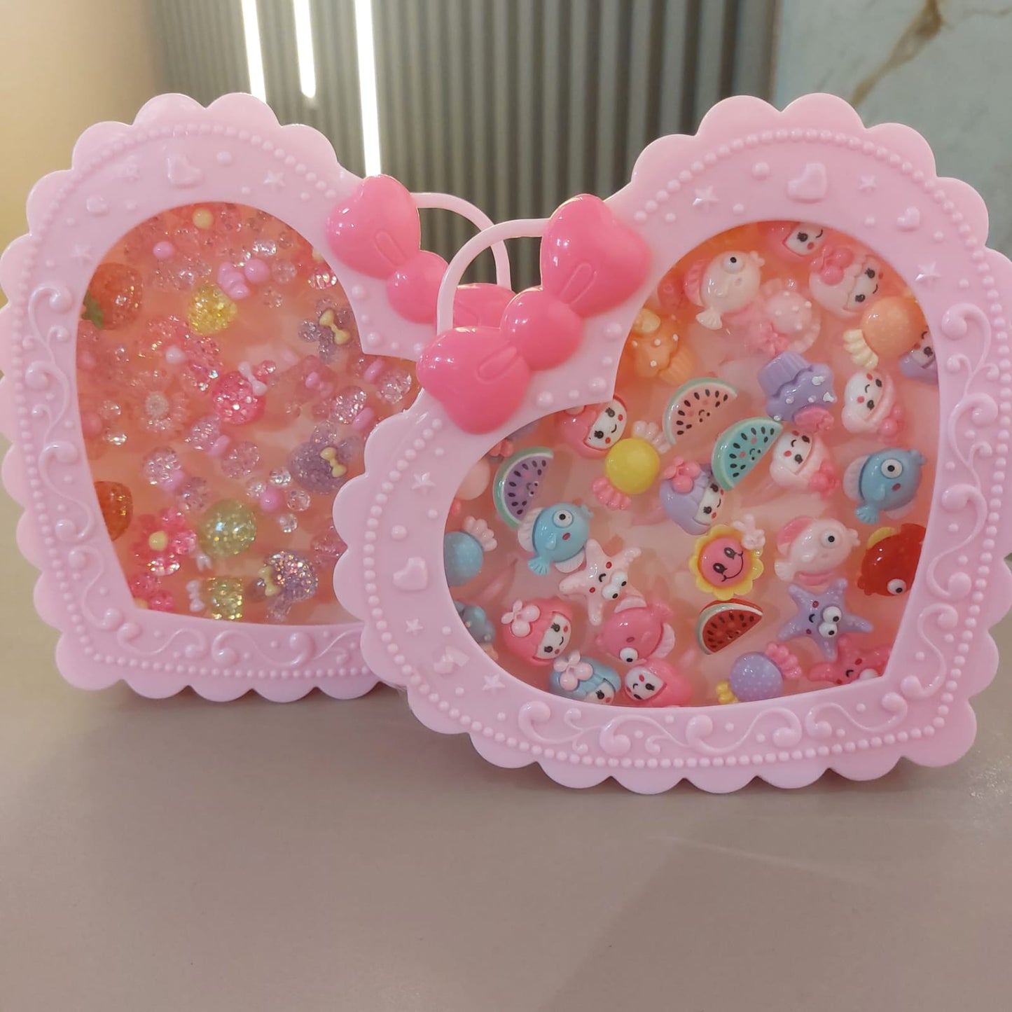 Set de 36 añillos Para Niñas Diseños Varios Caja de Corazon