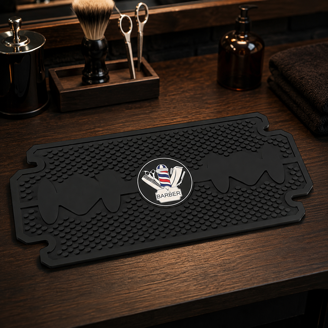 Alfombra Antideslizante para Herramientas de Barbería Diseño Hojilla Negra