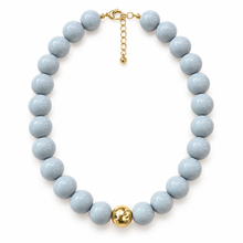 Collar Chicle Gris Claro con Cuenta Dorada Ajustable