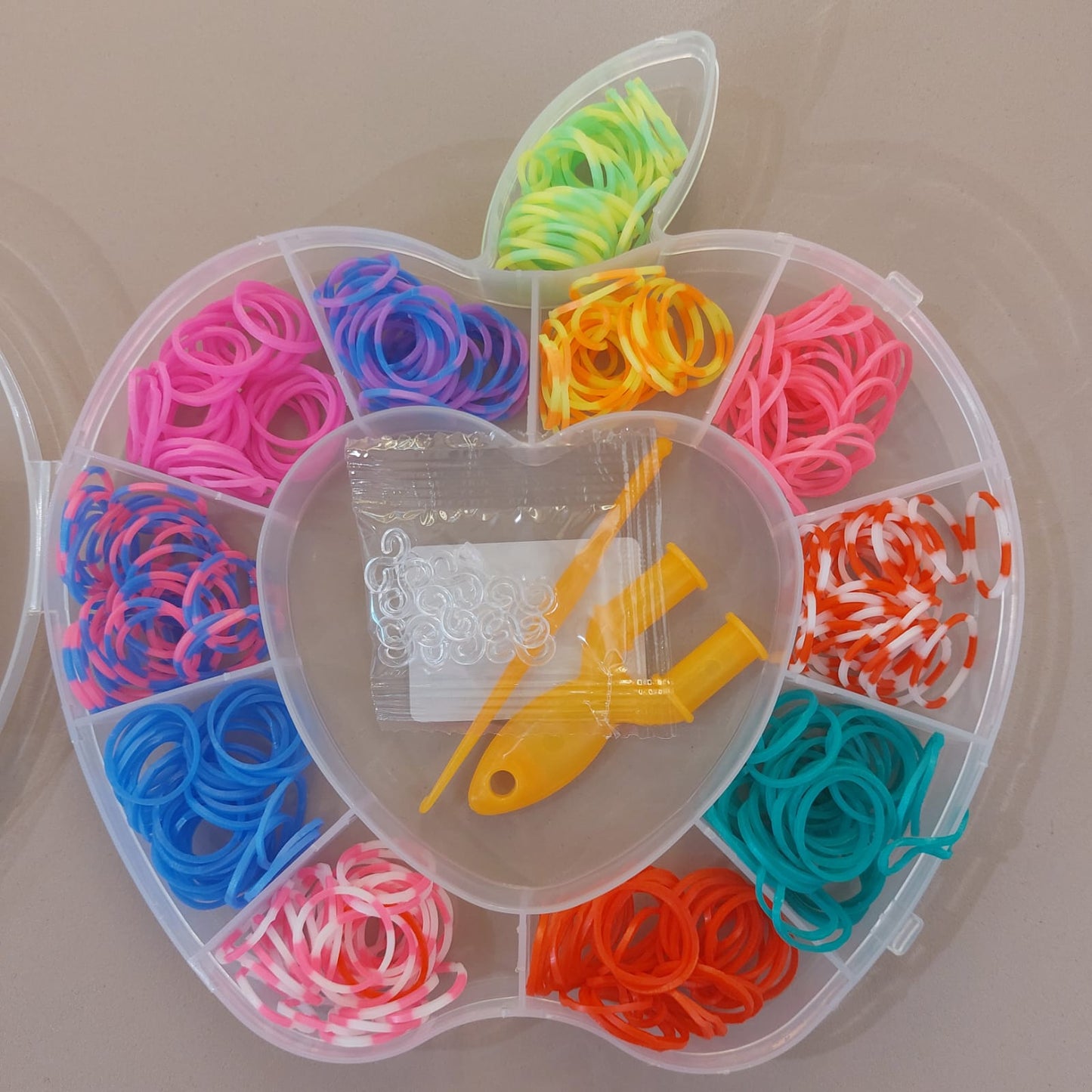 Set De Ligas Con Accesorios Para Diseñar Pulseras Para Niñas